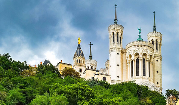lyon school tours